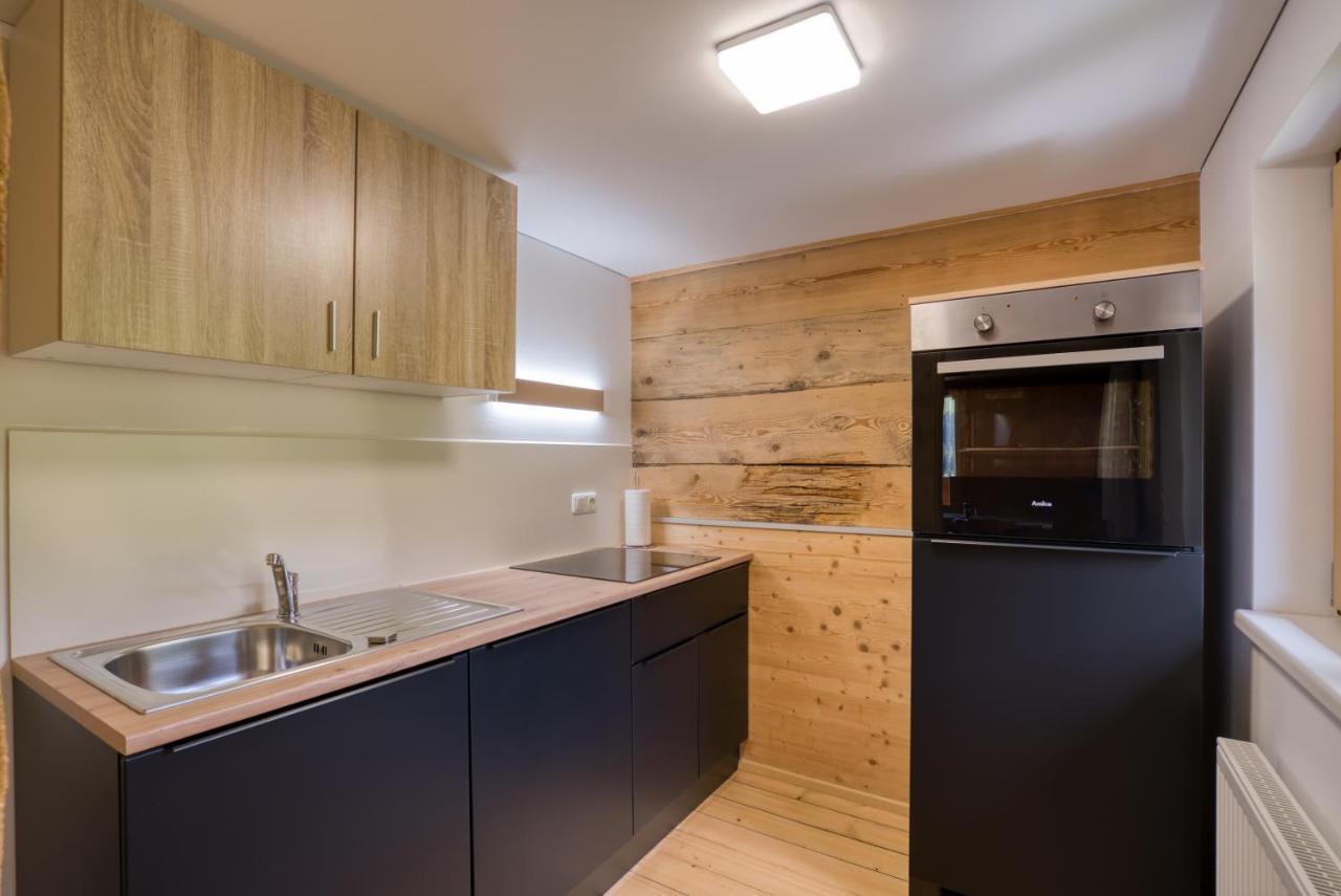 Hus24 Aparthotel Schrocken Bagian luar foto