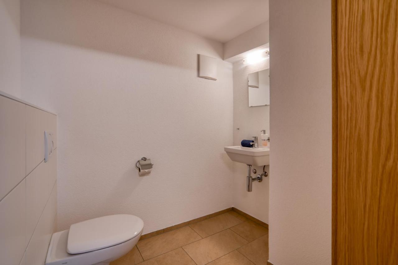 Hus24 Aparthotel Schrocken Bagian luar foto