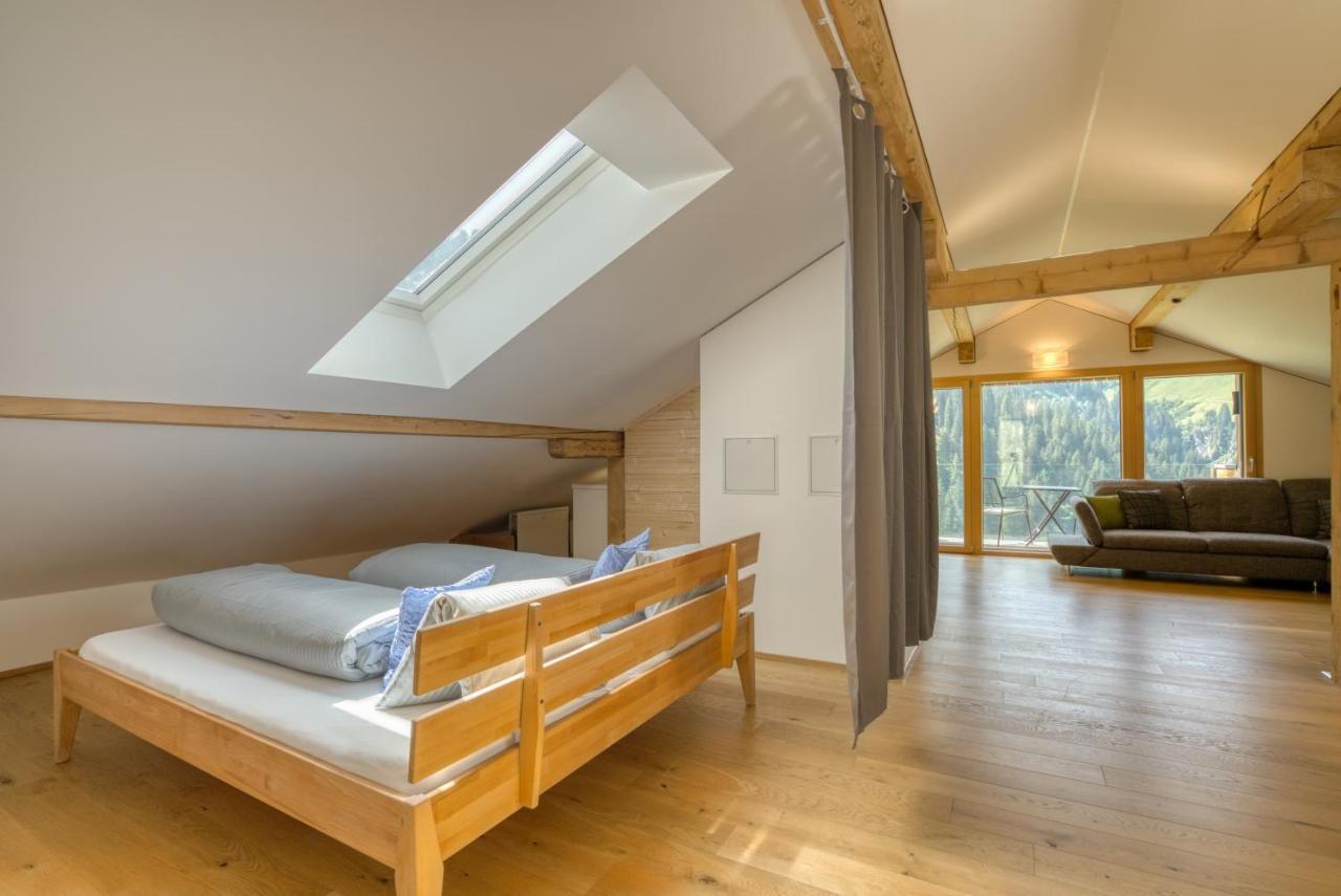 Hus24 Aparthotel Schrocken Bagian luar foto