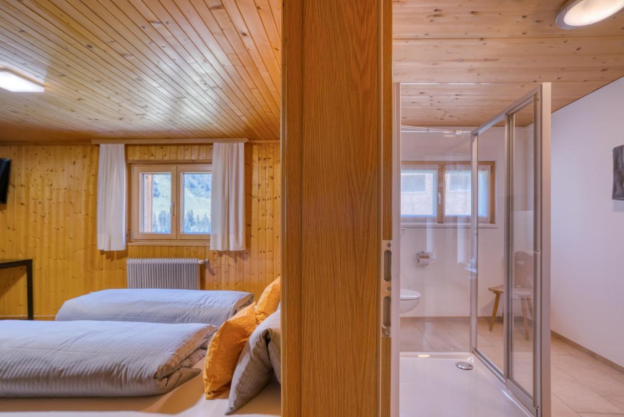 Hus24 Aparthotel Schrocken Bagian luar foto