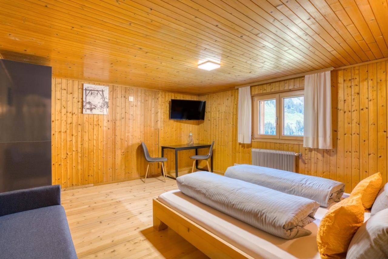 Hus24 Aparthotel Schrocken Bagian luar foto