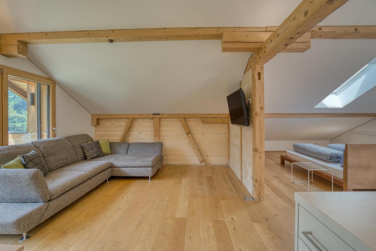 Hus24 Aparthotel Schrocken Bagian luar foto