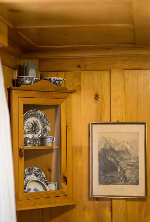 Hus24 Aparthotel Schrocken Bagian luar foto