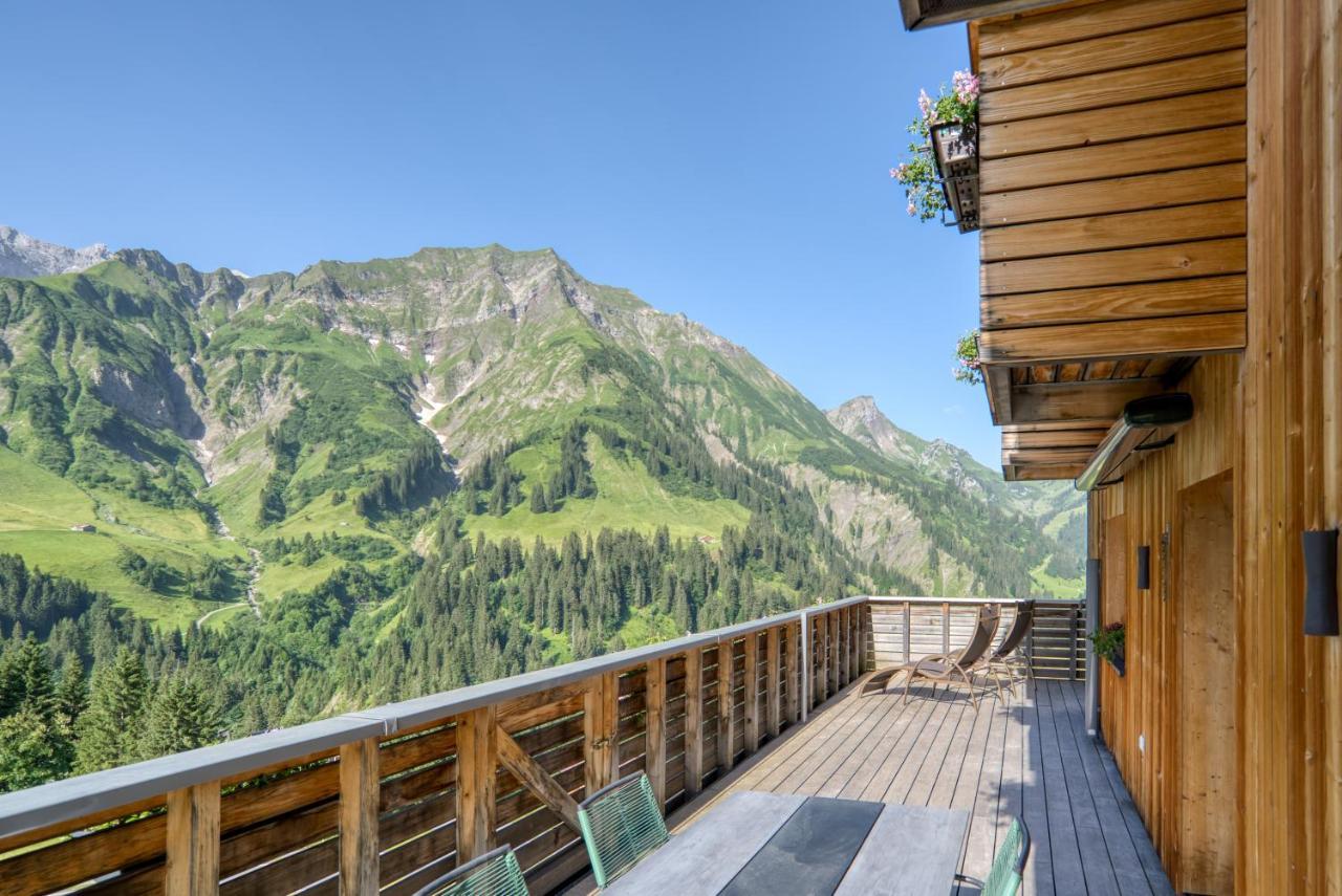 Hus24 Aparthotel Schrocken Bagian luar foto